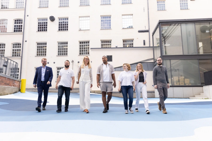 Yrityskuvaus ulkona Tampere, valokuvaus, Petra Vii